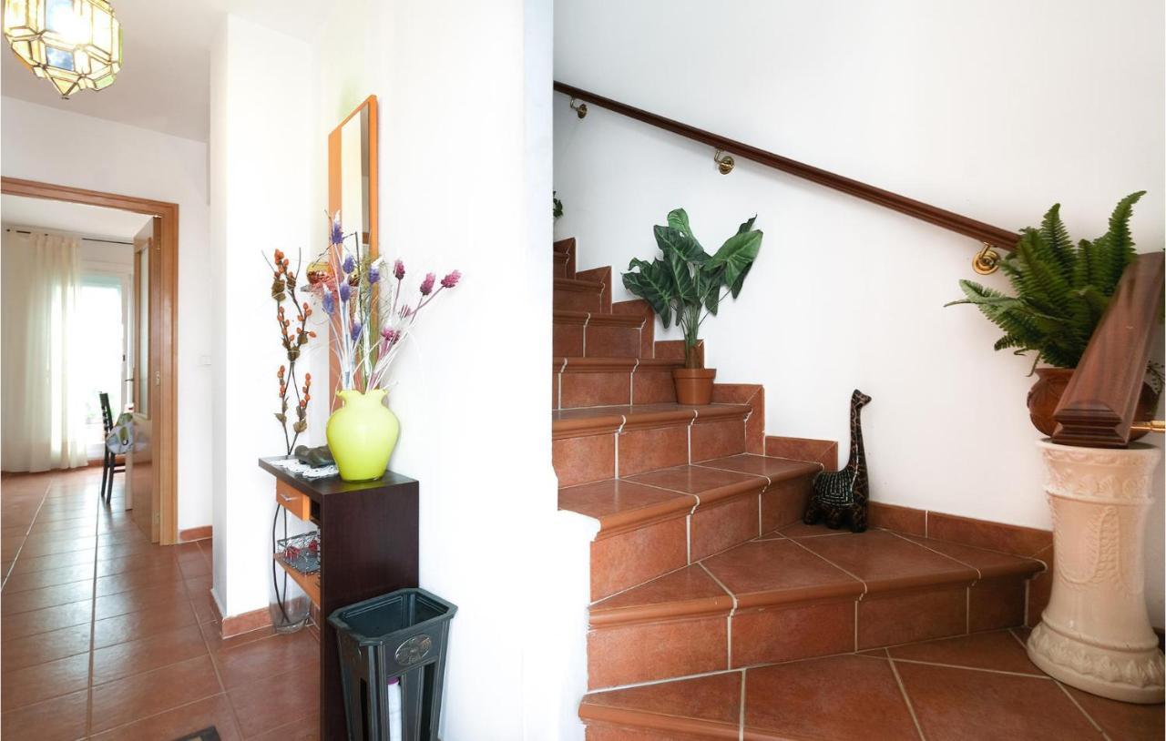 3 Bedroom Awesome Home In La Algaba Exterior photo
