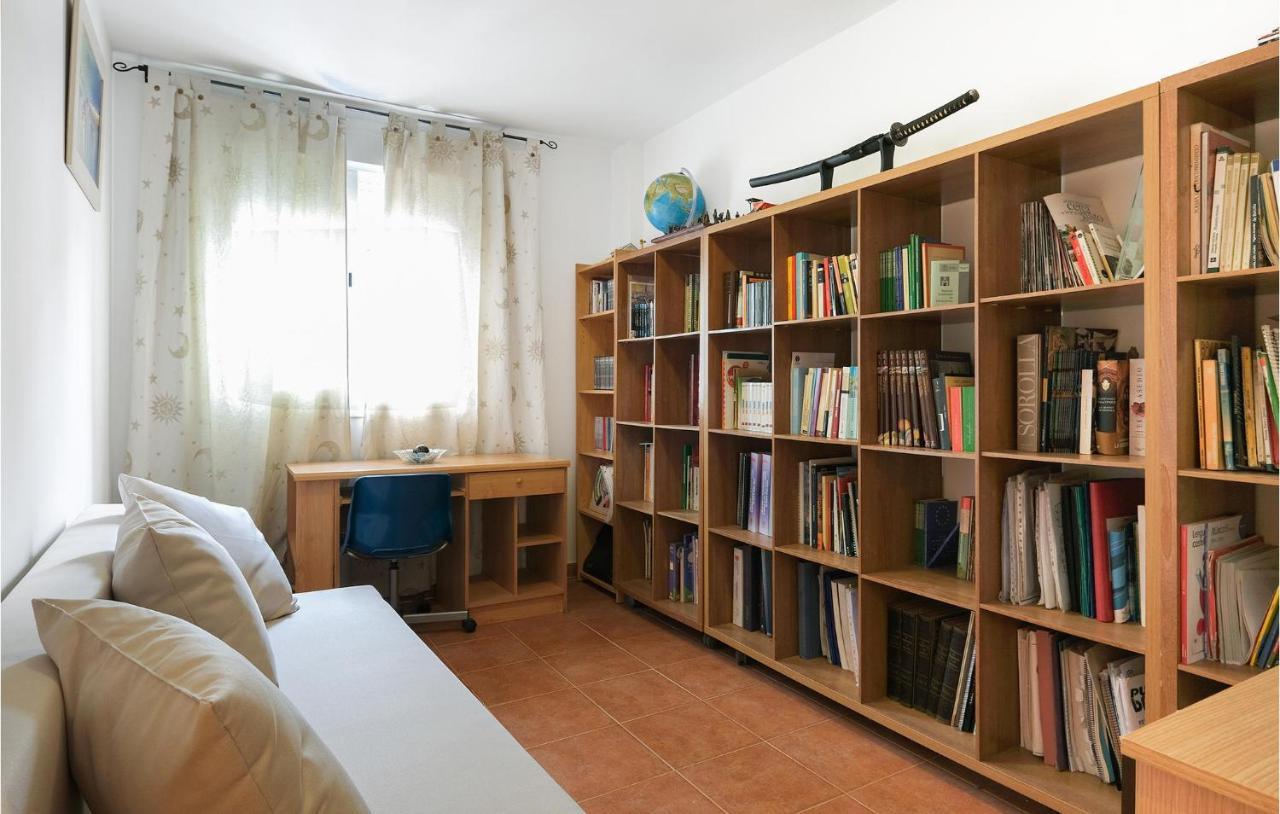 3 Bedroom Awesome Home In La Algaba Exterior photo